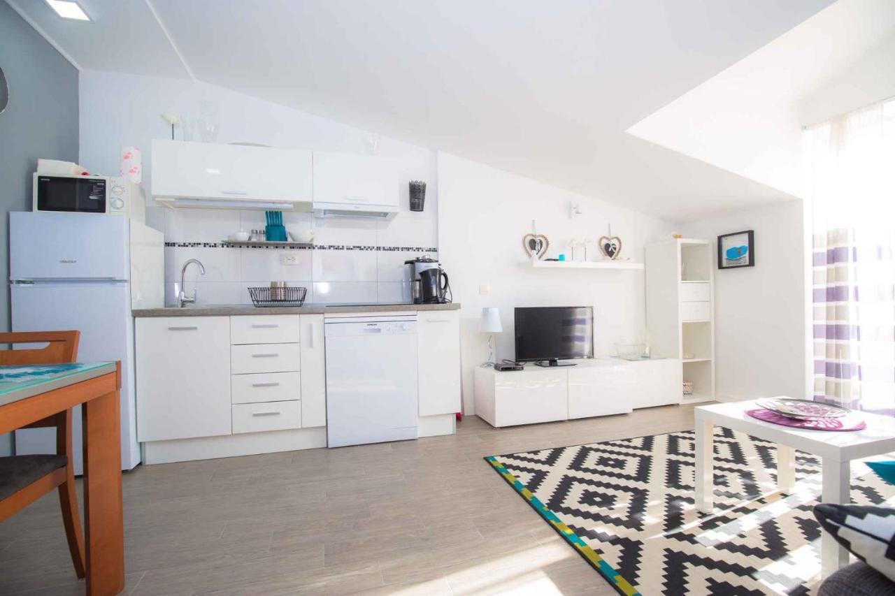 Apartments In Rogoznica 36019 Esterno foto