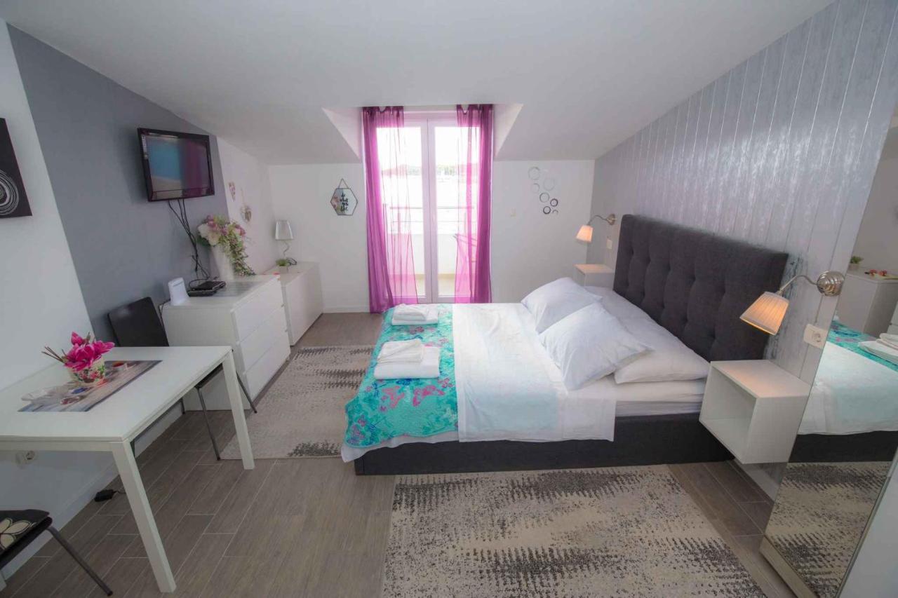 Apartments In Rogoznica 36019 Esterno foto