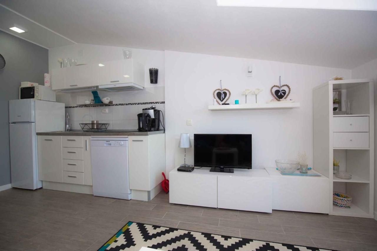 Apartments In Rogoznica 36019 Esterno foto