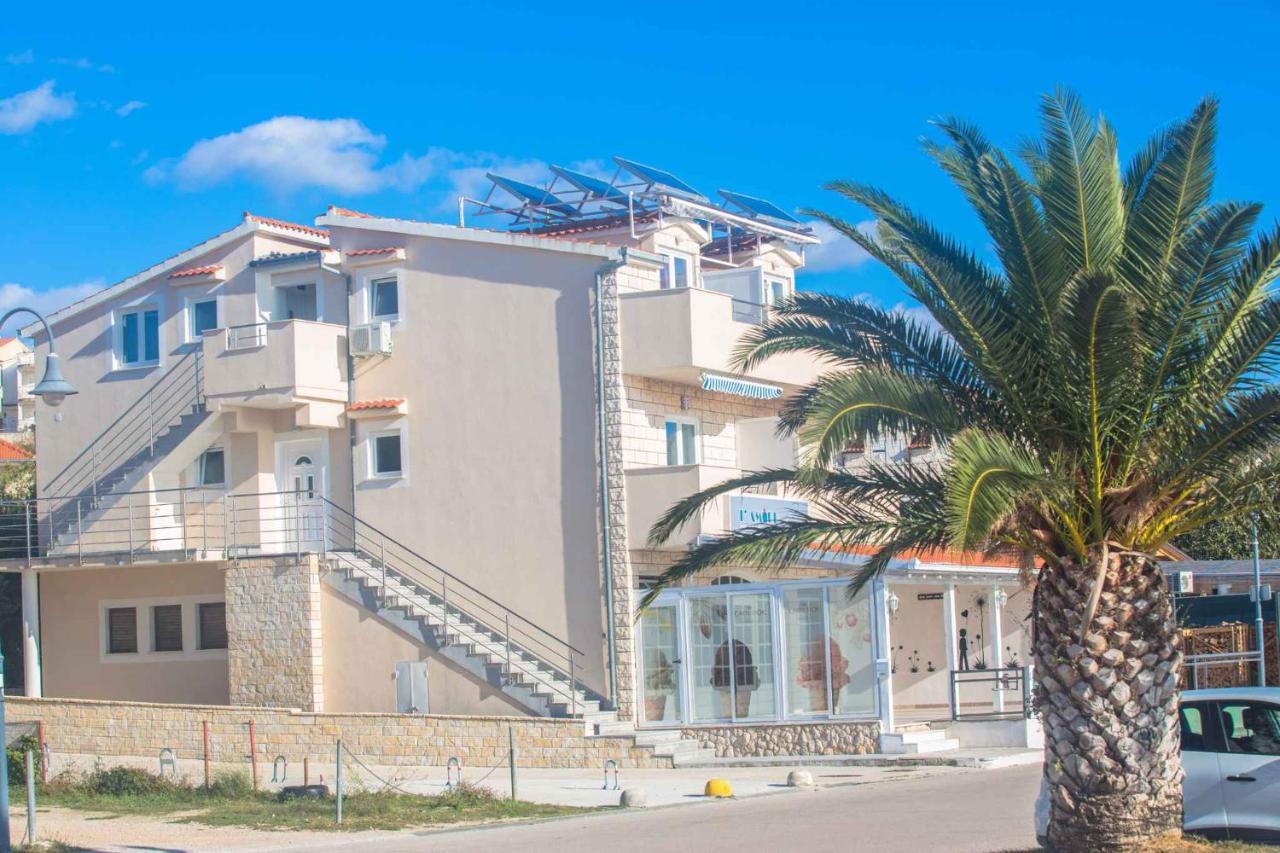 Apartments In Rogoznica 36019 Esterno foto