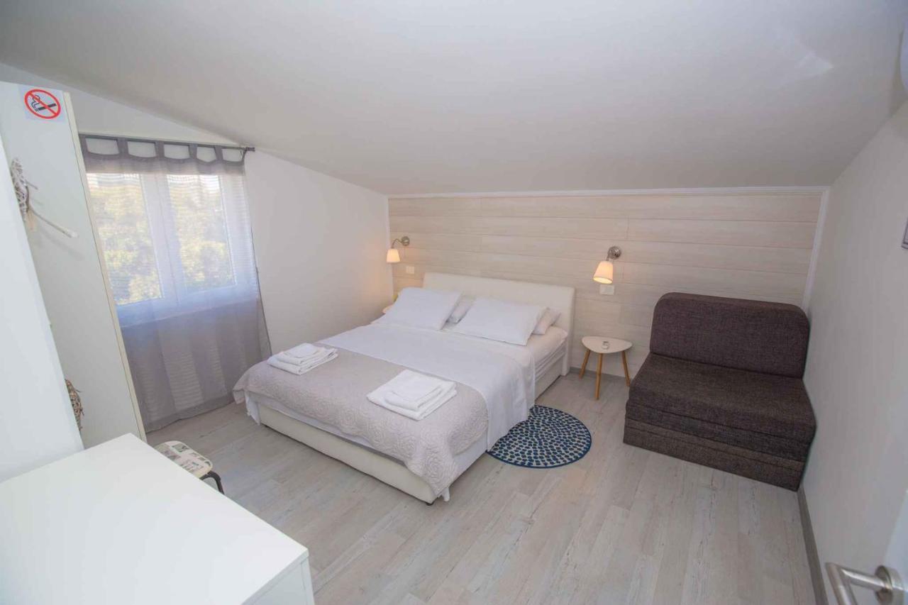 Apartments In Rogoznica 36019 Esterno foto