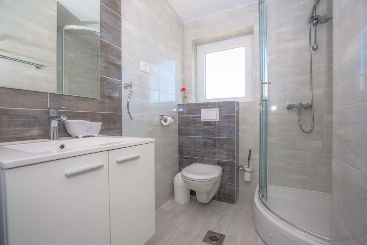 Apartments In Rogoznica 36019 Esterno foto
