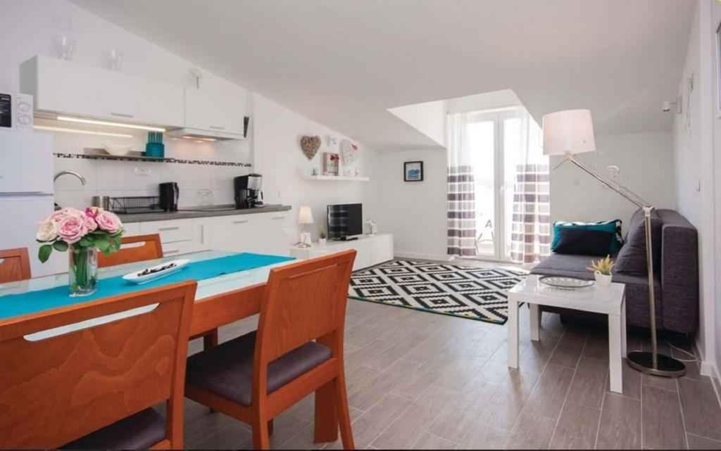 Apartments In Rogoznica 36019 Esterno foto