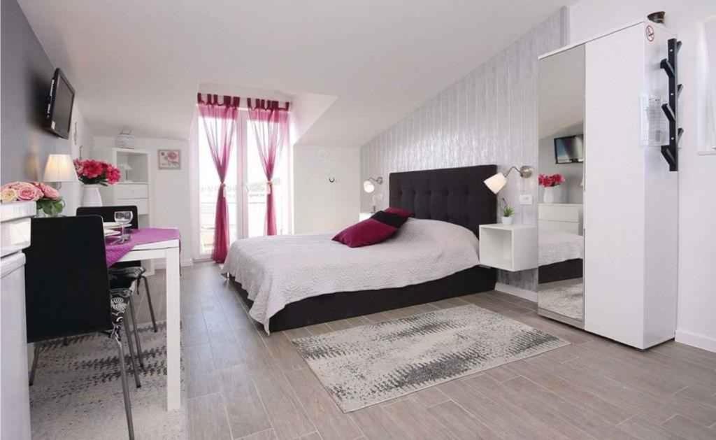 Apartments In Rogoznica 36019 Esterno foto