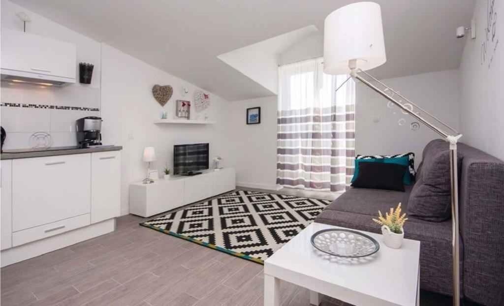 Apartments In Rogoznica 36019 Esterno foto